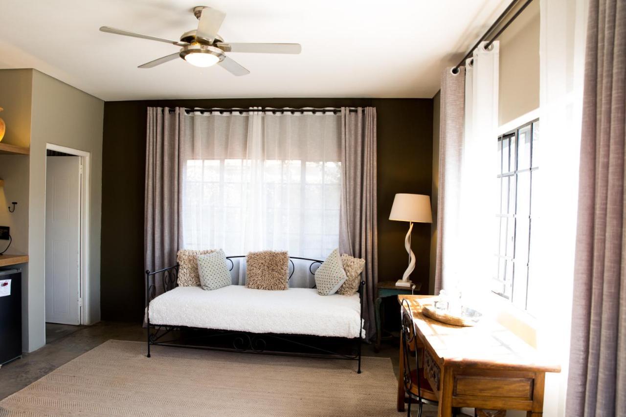 Olive Grove Guesthouse 빈트후크 외부 사진