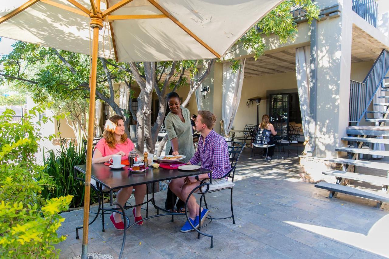 Olive Grove Guesthouse 빈트후크 외부 사진